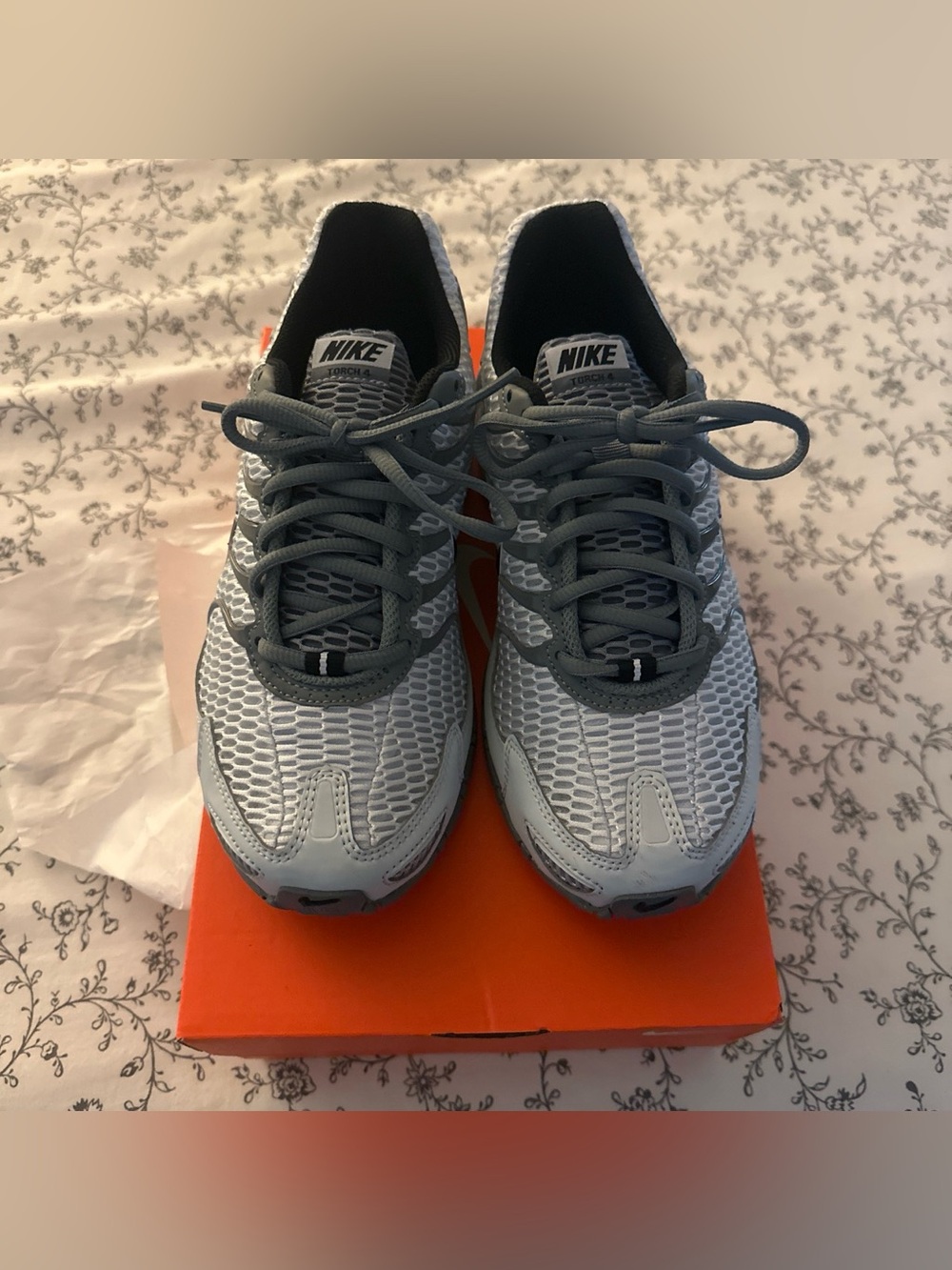 Women’s  Gray/Black Air Max-Style Athletic Shoes open to any offers. - Picture 2 of 9